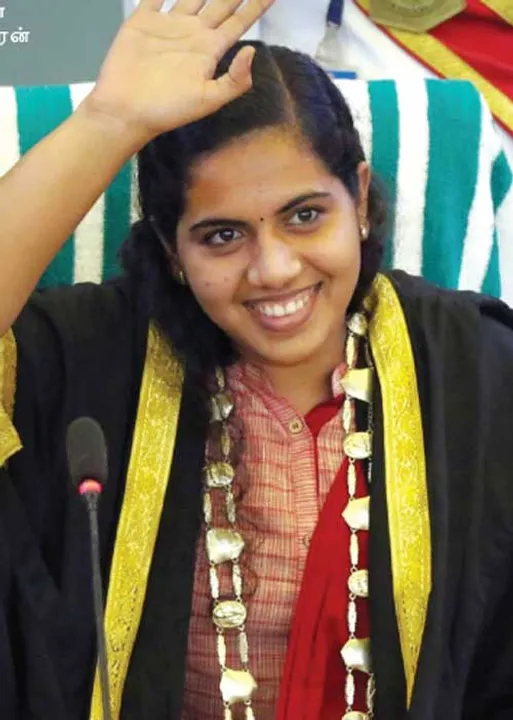  இந்தியாவின் இளம் மேயர்! சாதித்த மார்க்சிஸ்ட் கம்யூனிஸ்ட்!