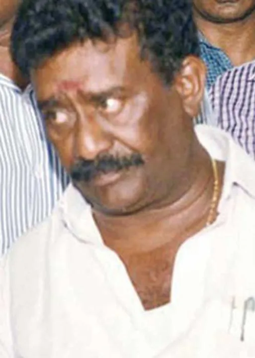  வாட்ஸ்-ஆப் ஸ்டேட்டஸில் அந்தரங்க போட்டோஸ்! அ.தி.மு.க. தொழிற்சங்க நிர்வாகி லீலை!