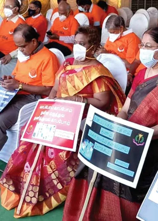  நோயாளிகளின் உயிருடன் விளையாடும் மோடி-போராட்டத்தில் டாக்டர்கள்
