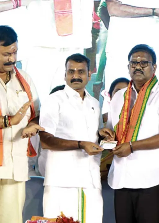  பா.ஜ.க.வில் பலம் காட்டிய கராத்தே!