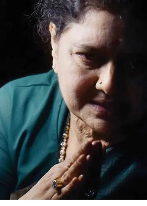  சசி ரிட்டர்ன்! கதி கலங்கிய அமைச்சர்கள்!