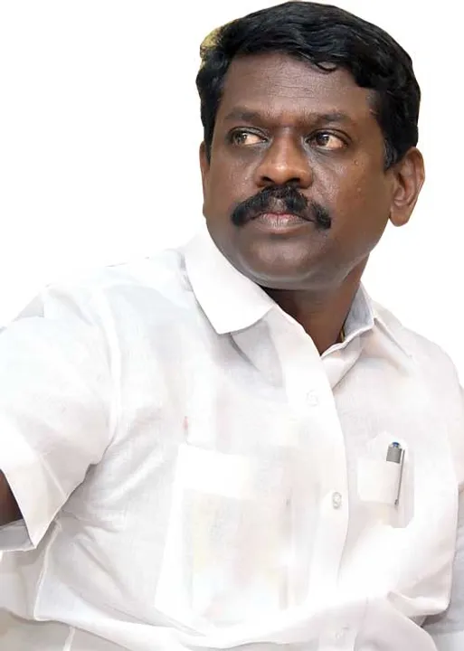  வடை போச்சே! கட்சி மாறிய பிரபலங்கள்