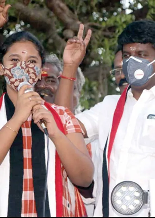  விராலிமலை! நெருக்கடியை சமாளிக்க அமைச்சரின் குடும்ப பிரச்சாரம்!