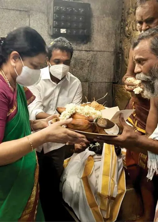  தினகரனுக்காக வந்த சசிகலா? - கோவில்பட்டி பரபரப்பு!