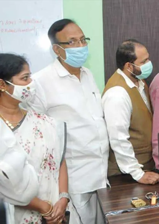  சிக்னல்!  காங்கிரஸின் கோவிட் உதவி மையம்!