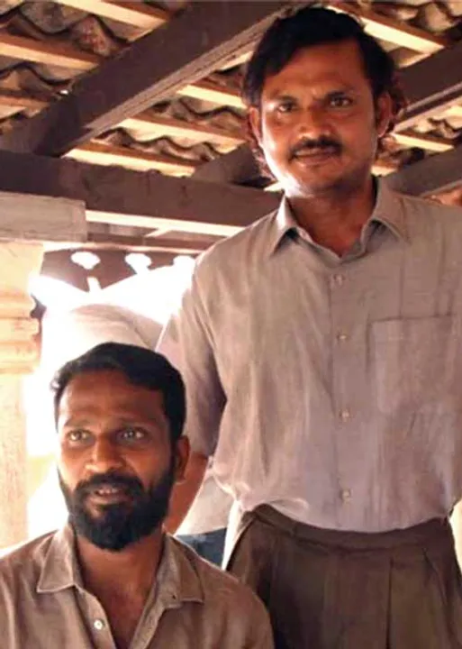  உடையும் கனவுகள்... துளிர்க்கும் மனிதம்...
