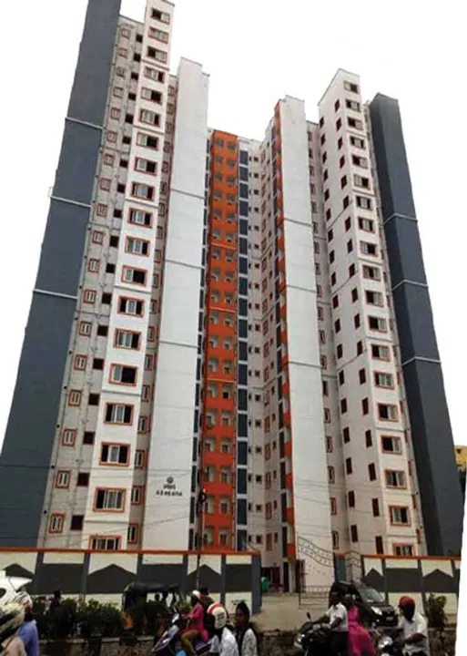  அச்சமூட்டும் அரசுக் குடியிருப்பு! - ஆவலாதி சொல்லும் அரசு ஊழியர்கள்!