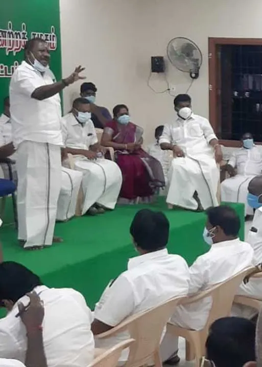  மா.செ.வை ரவுண்டு கட்டிய ஒ.செ.க்கள்! - அ.தி.மு.க. அதகளம்!