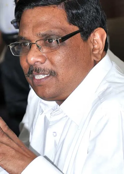 ஊழல் அதிகாரிக்கு பதவி! கோட்டையில் கொடிகட்டும் முன்னாள் தலைமைச் செயலாளர்!