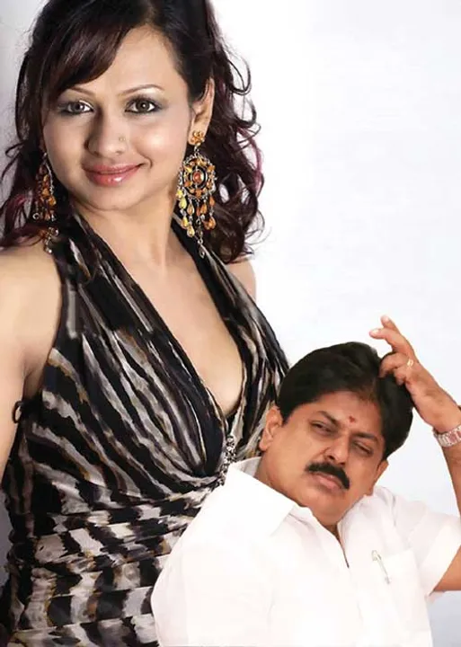  நடிகை உறவு! வசமாக சிக்கிய மாஜி மணிகண்டன்!