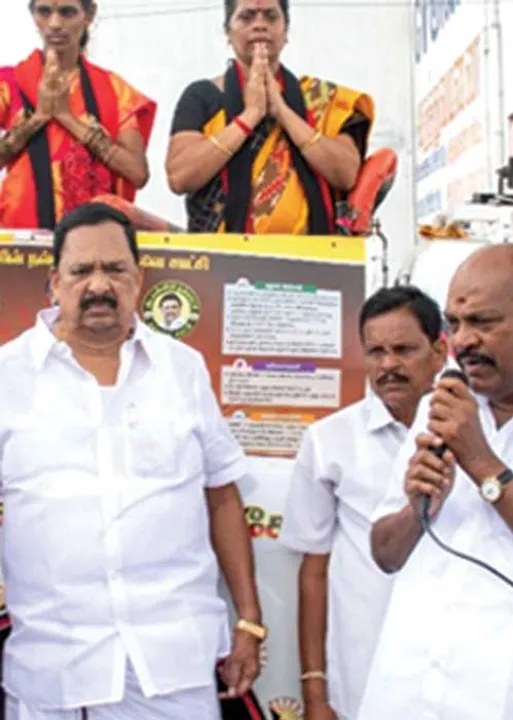  யார் சேர்மன்? முட்டிமோதிய வேட்பாளர்கள்! வேலூர் - இராணிப்பேட்டை ஊராட்சி ஃபைட்!