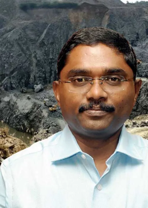  அதிகாரி அட்டகாசம்! ஆட்சி மாறியும் தொடரும் கல்குவாரி கொள்ளை!