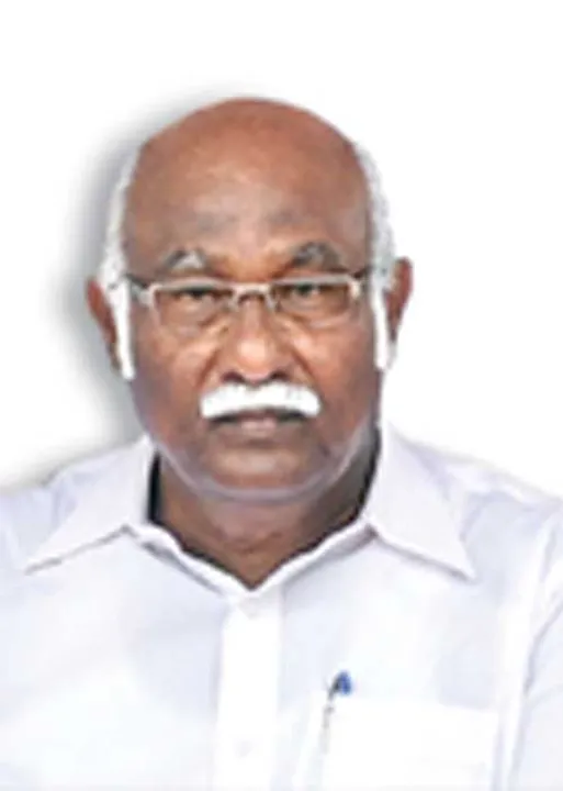  சீனியர்களை உருட்டி விளையாடும் இ.பி.எஸ்-ஓ.பி.எஸ்!