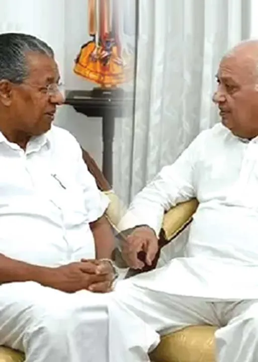  கேரள முதல்வர் Vs கவர்னர்! -அங்கேயும் யுத்தம்!