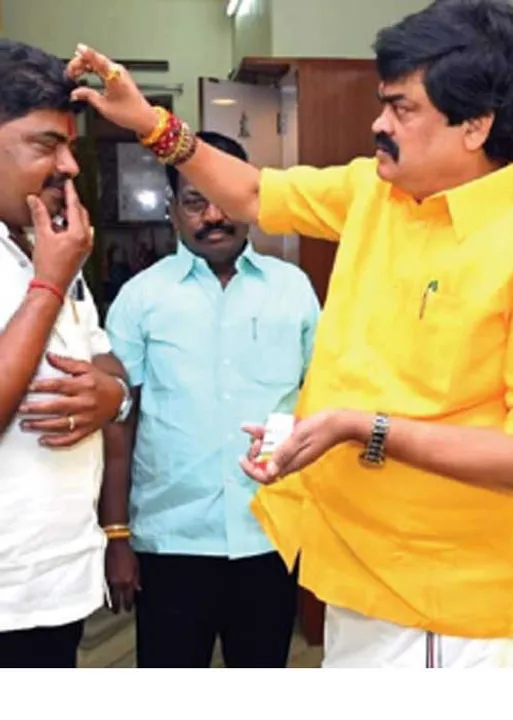  சிவகாசி : கவுன்சிலர்கள் தாவல் ராஜேந்திரபாலாஜி டிராமா!