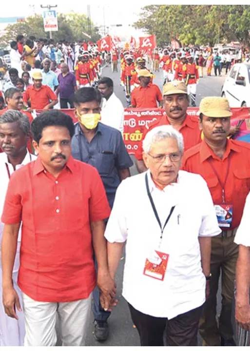  கோயில் நிர்வாகத்தில் கம்யூனிஸ்ட்டுகள்! பா.ஜ.க.வின் மத அரசியலுக்கு பிரேக்!