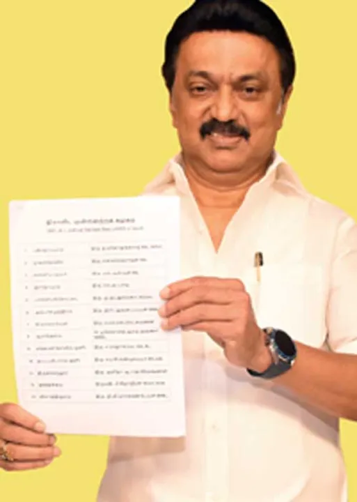  ராங்கால் : முதல்வரின் ஊட்டி விசிட்டில் ரெடியாகும் அமைச்சரவை மாற்ற லிஸ்ட்! அடுத்த ரெய்டு! தூசு தட்டப்படும் ஸ்மார்ட் சிட்டி ஃபைல்!