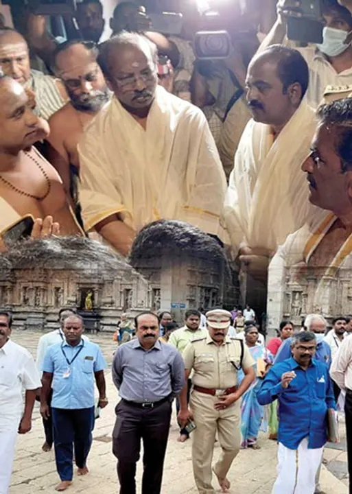  கணக்கெல்லாம் காட்டமுடியாது தீட்சிதர்கள் அடாவடி!