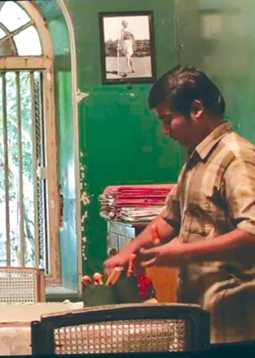  சர்ச்சையில் போத்தனூர் தபால் நிலையம்! வெளியேற்றப்பட்ட கலை இயக்குநர்!