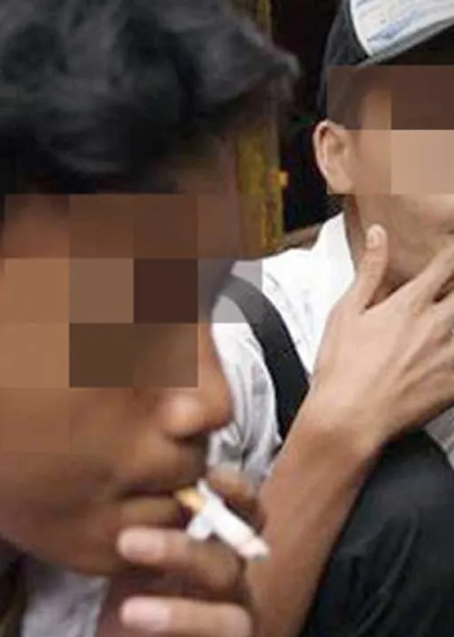  பள்ளிச் சிறுவர்களை சீரழிக்கும் கஞ்சா போதை! -பெற்றோர்கள் ஜாக்கிரதை!