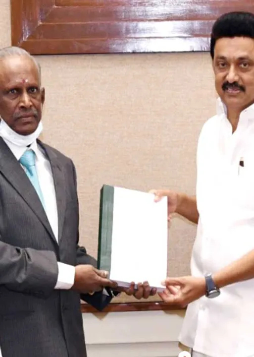  அ.தி.மு.க.வை அல்லாட வைக்கும் ஆறுமுகசாமி கமிஷன் அறிக்கை!