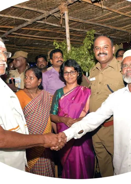  ஒற்றுமைக்கு கட்அவுட் வேற்றுமைக்கு கெட் அவுட்! இந்து- முஸ்லிம் திருவிழா!