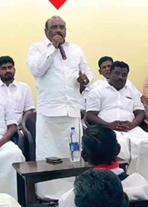  பாய்ச்சலில் பன்னீர் அணி!