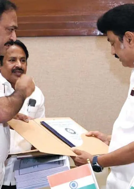  ராங்கால் அ.தி.மு.க. முதல் எம்.பி. மரணம்! அலட்சிய எடப்பாடி! அரசு ஊழியர்கள் அதிருப்தி! முதல்வர் உத்தரவாதம்!