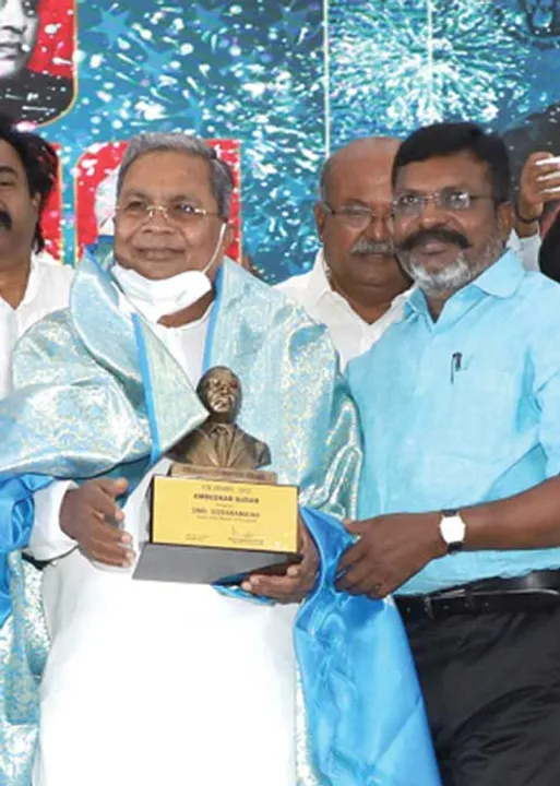  மார்க்ஸ் மாமணி! நெகிழவைத்த வி.சி.க. விருதுவிழா!