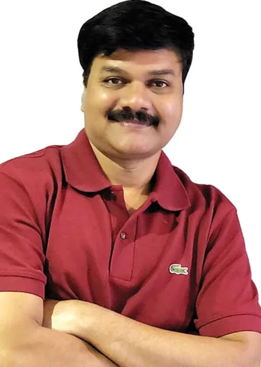  திரைப்பாட்டில் தேக்கநிலை இல்லை! - பாடலாசிரியர் விவேகா பெருமிதம்! நேர்காணல் : முனைவர் அ.பழமொழிபாலான்