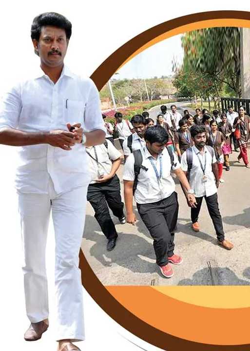  வாங்க காலேஜுக்குப் போகலாம்..! பள்ளிக்கல்வித் துறை அசத்தல் !