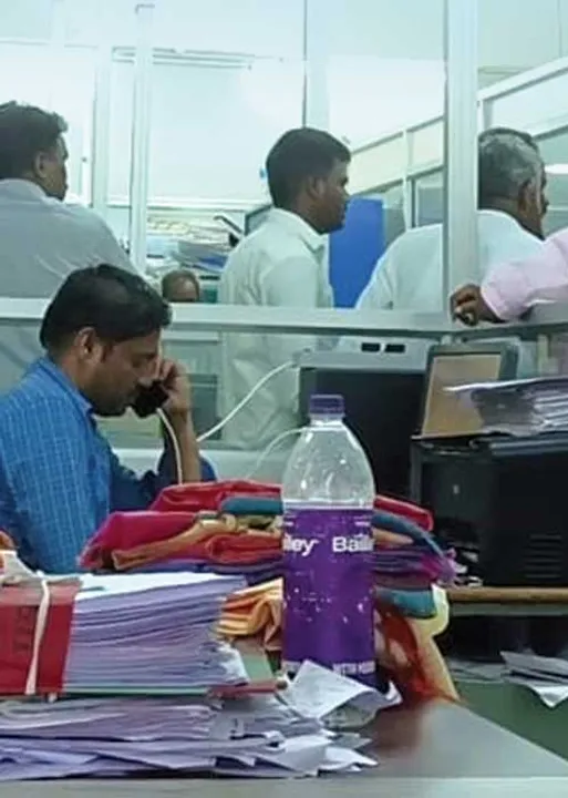  தீபாவளி வசூல் வேட்டை! ரெய்டில் சிக்கிய அதிகாரிகள்!
