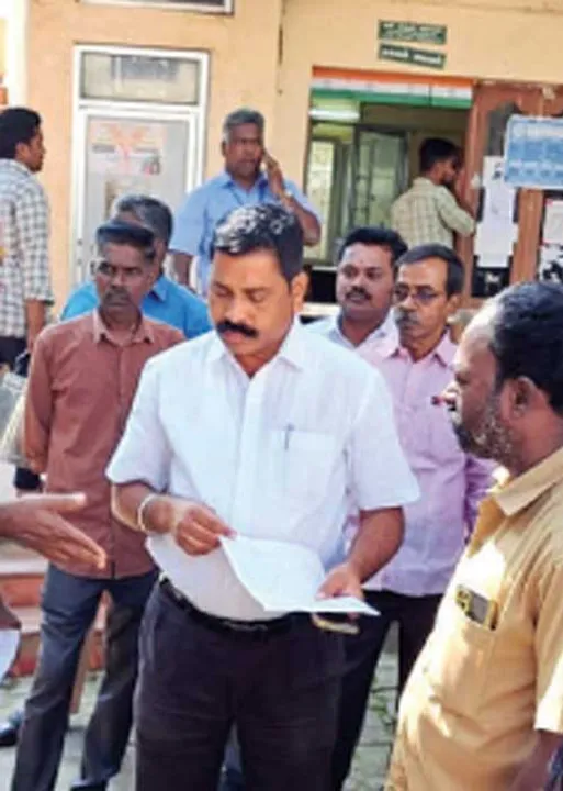  சாலைக்காக போராடினால் மிரட்டறாங்க -குமுறும் ஆட்டோ ஓட்டுநர்கள்!