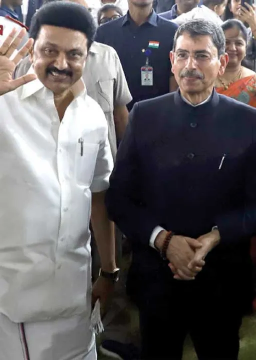  ராங்கால்- கவர்னர் விருந்தில் முதல்வர்! கூட்டணி ஷாக்! ரிங் மாஸ்டர் சபரீசன்!