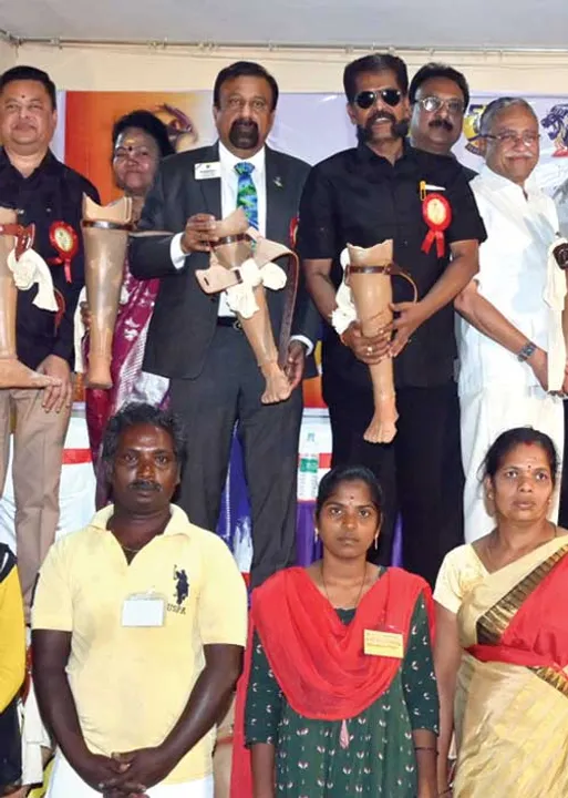  மாற்றுத் திறனாளிகளுக்கு செயற்கைக் கால்கள்! நம்பிக்கையை வழங்கும் மாமனிதர்கள்!