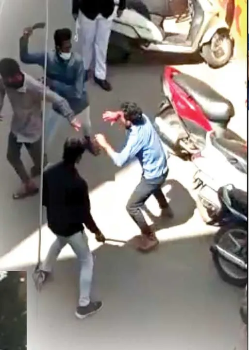  இனிமேல் இப்படித்தான்.. சுட்டு பிடிக்கப்பட்ட ரவுடிகள் - எச்சரிக்கும் காவல்துறை.!