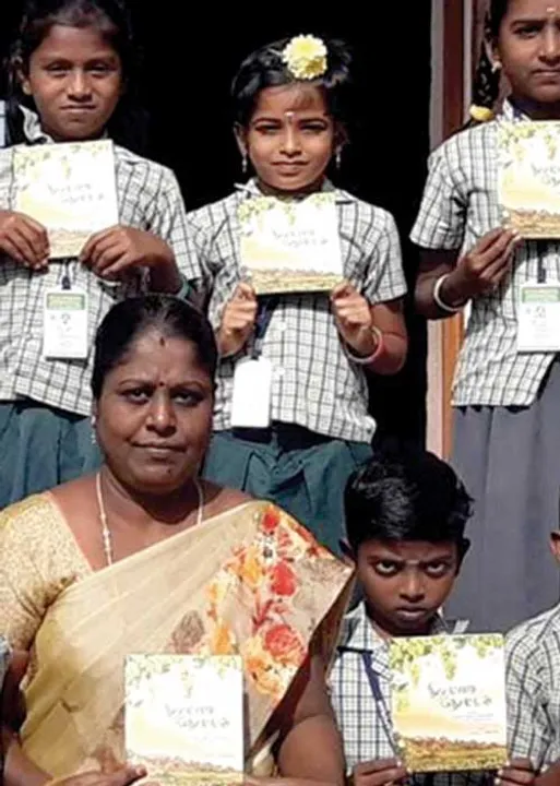  குழந்தைகளை எழுத்தாளராக்கிய ஆசிரியர்! திருவண்ணாமலை அரசுப் பள்ளி ஆச்சரியம்!