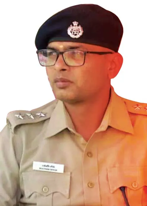  சைக்கோ காவல் அதிகாரி! கட்டிங் ப்ளேயரால் பல்லை பிடுங்கிய கொடூரம்!