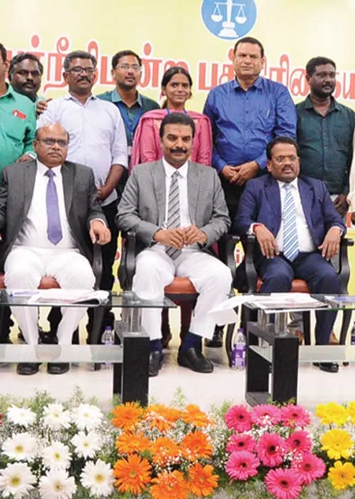  சென்னை உயர்நீதிமன்ற வளாகத்தில் பத்திரிகை சங்கம்!