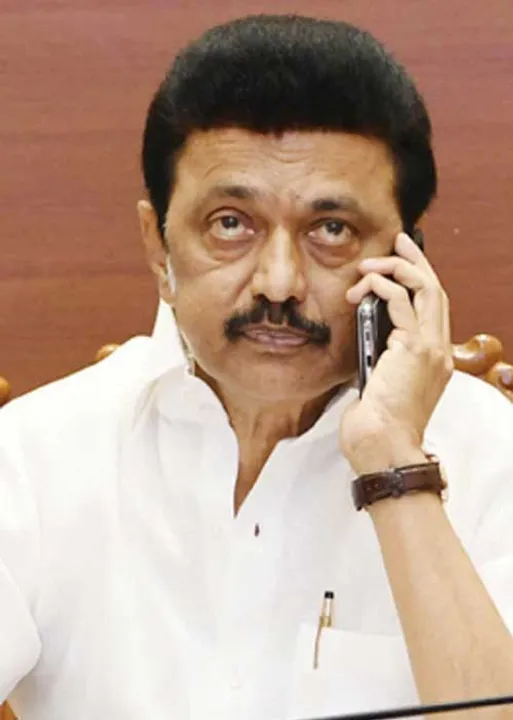  கோட்டையை சுத்தப்படுத்தும் முதல்வர்!