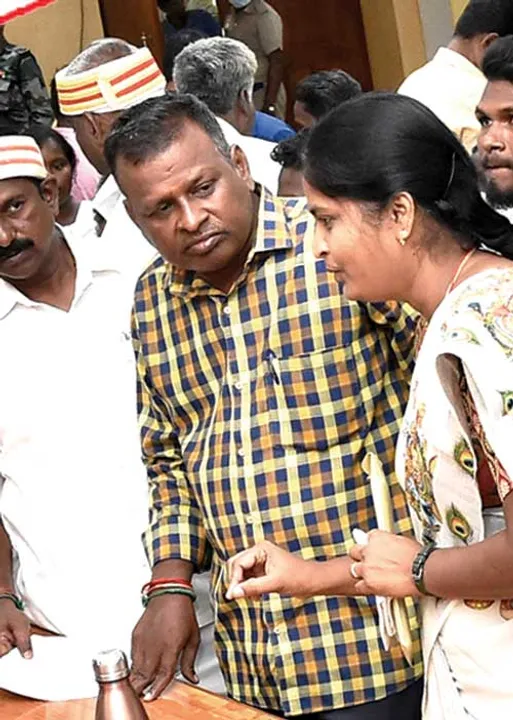  ஆண்டுக்கணக்காக அலையவிடும் அதிகாரிகள்! திருவண்ணாமலை புலம்பல்!