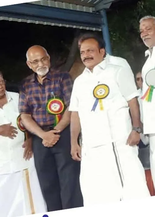  அரசுப் பள்ளிக்கு கலையரங்கம்! நெகிழவைத்த முன்னாள் மாணவர்கள்!