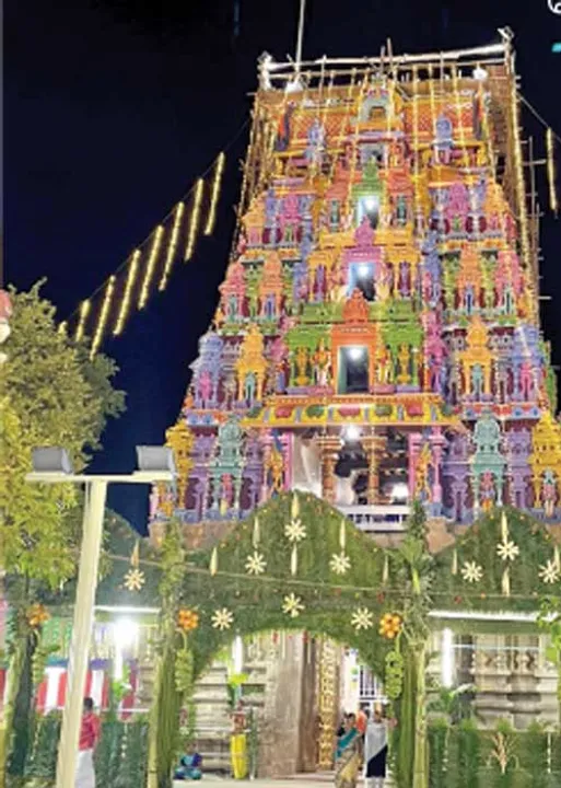 தனியார் கட்டுப்பாட்டில் அரசு கோயில்! குமுறும் பக்தர்கள்!