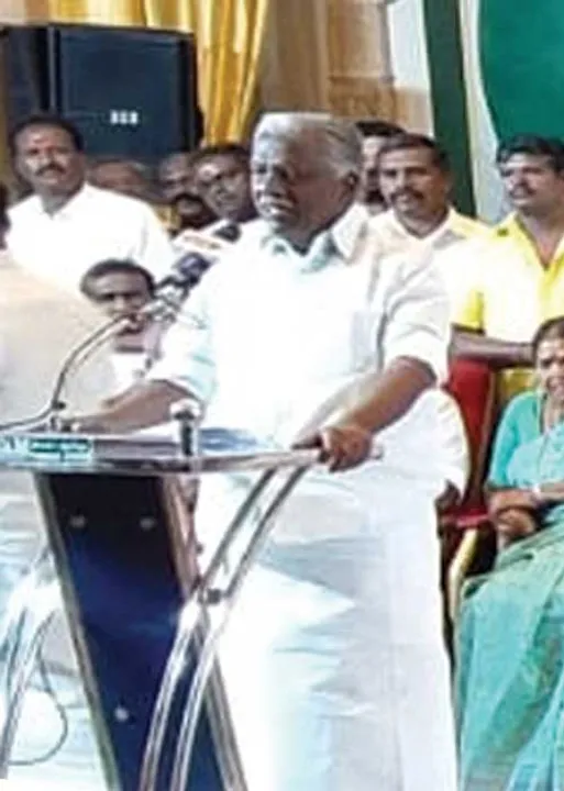  எடப்பாடி நடத்த விரும்பும் ’மிரட்டல் மாநாடு’! -வரிந்து கட்டும் கோஷ்டிகள்!