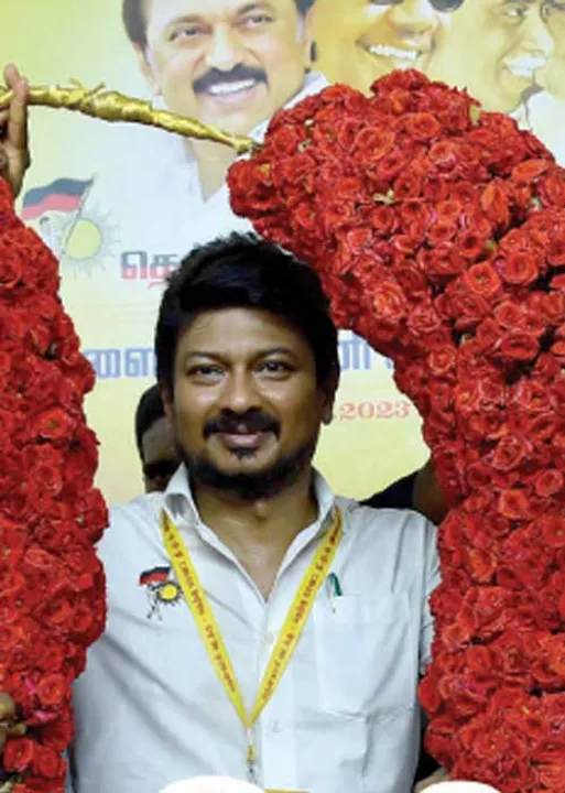  தொண்டர்களிடம் உருகிய உதயநிதி!
