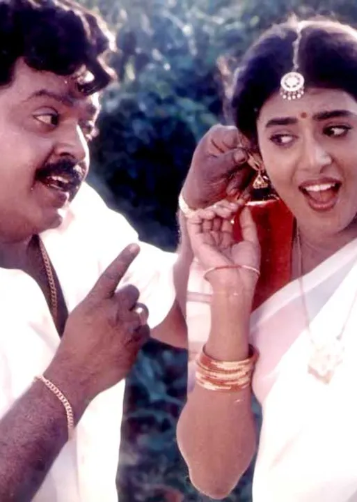  கருப்பு + சிவப்பு = புரட்சி! -திரைப்பட இயக்குநர் -வசனகர்த்தா லியாகத் அலிகான்  (72)