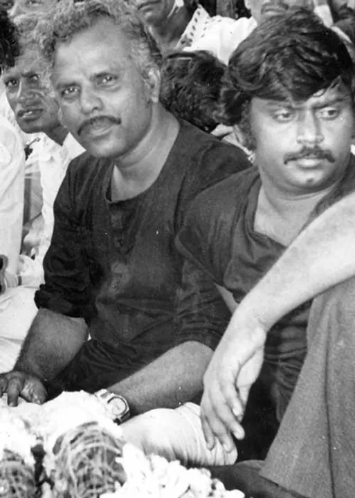  கருப்பு + சிவப்பு = புரட்சி! -திரைப்பட இயக்குநர் -வசனகர்த்தா லியாகத் அலிகான்  (75) 