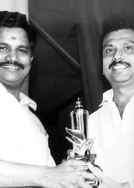  கருப்பு + சிவப்பு = புரட்சி! -திரைப்பட இயக்குநர் -வசனகர்த்தா லியாகத் அலிகான்  (93)