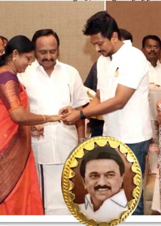  உதயநிதி அணிவித்த கணையாழி! உற்சாகத்தில் உ.பி.க்கள்!