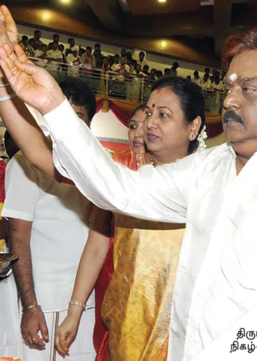  கருப்பு + சிவப்பு = புரட்சி! -திரைப்பட இயக்குநர் -வசனகர்த்தா லியாகத் அலிகான்  (95)